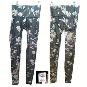 Teeki Floral Print with Wolf cub Leggings, size X-Small